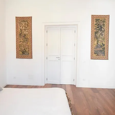 Amira Home-3